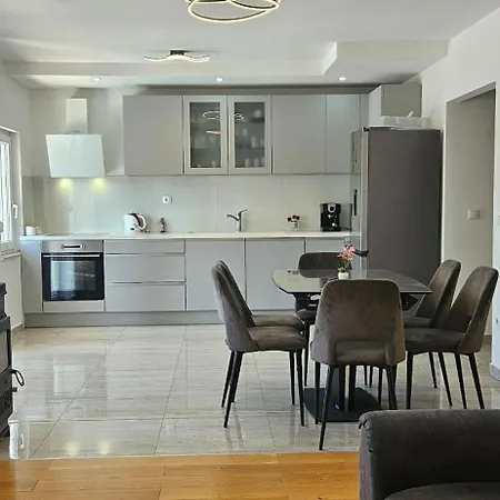 Bright And Beautiful House In Lejlighed *