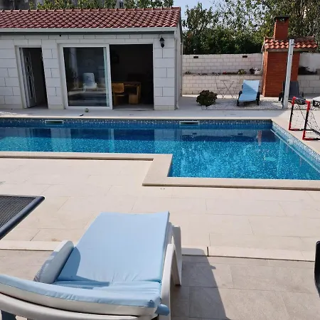 Bright And Beautiful House In Split
